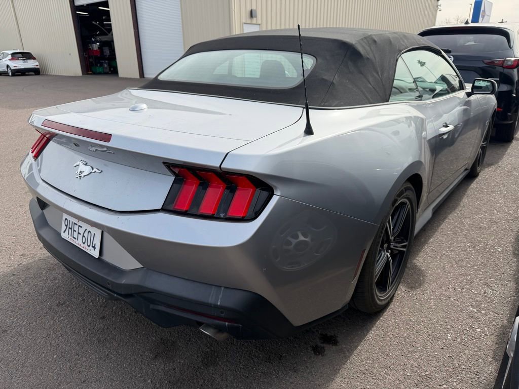 Used 2024 Ford Mustang Convertible image 2