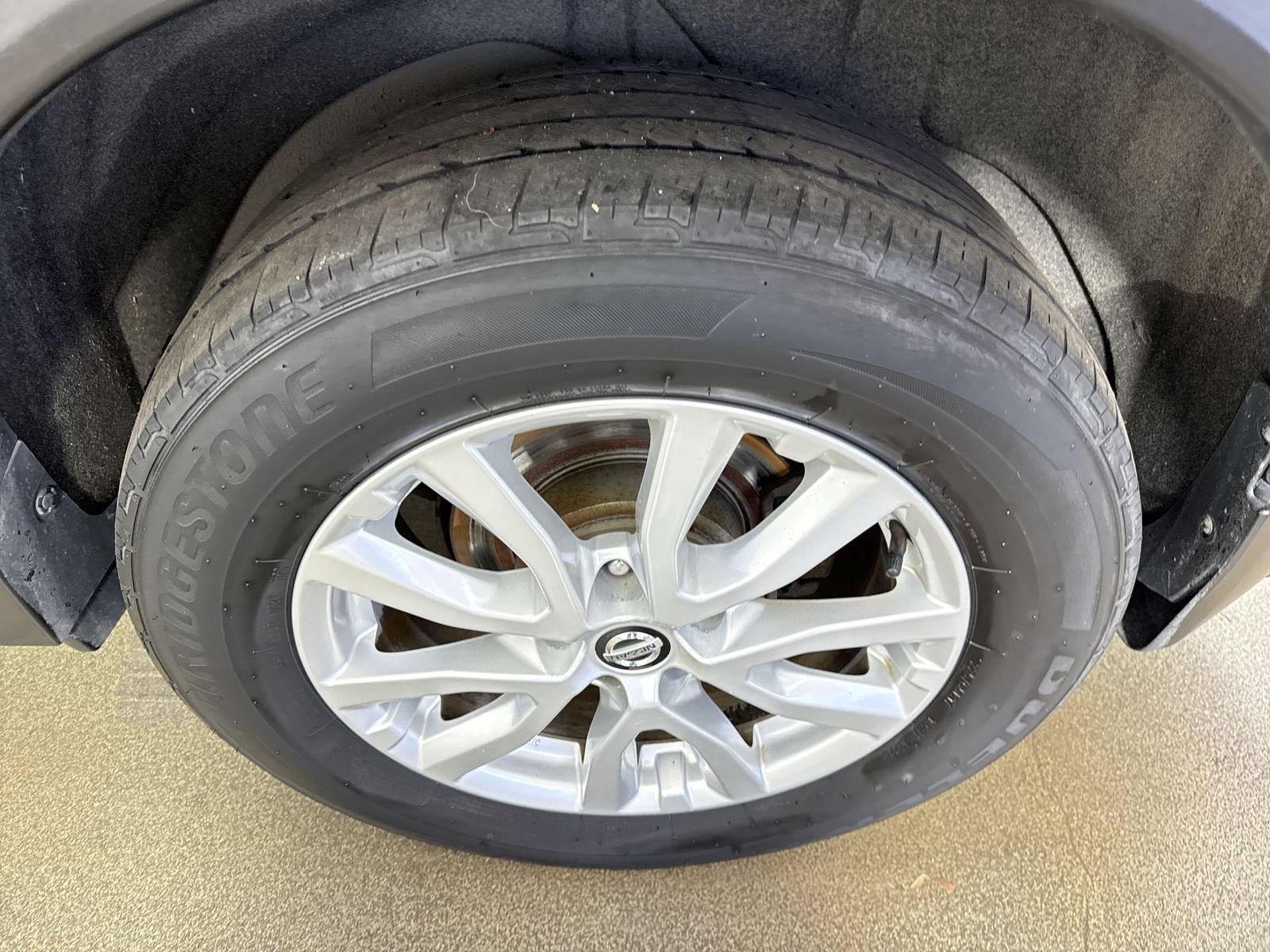 Used 2018 Nissan Rogue SV AWD/4WD image 5