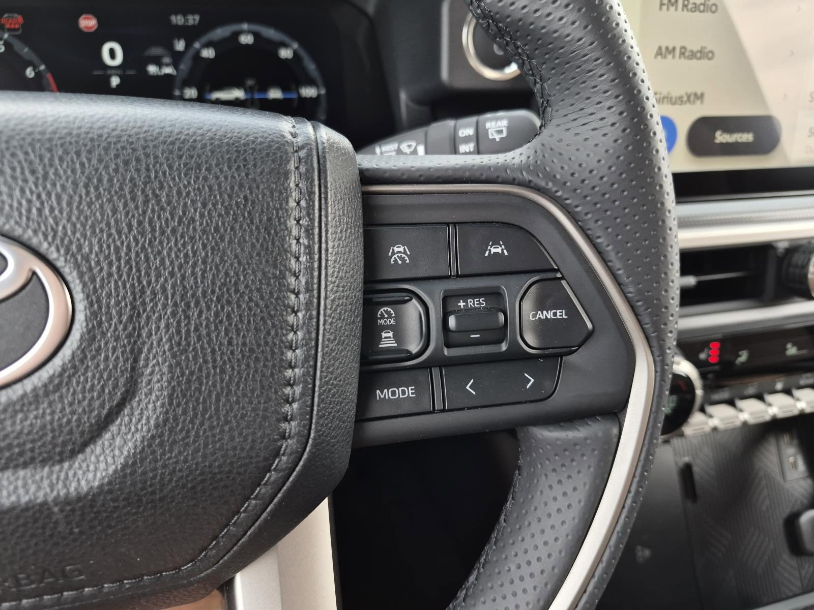 Used 2025 Toyota 4Runner Limited AWD/4WD image 22
