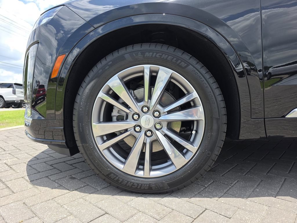 New 2025 Cadillac XT6 Premium Luxury FWD image 35
