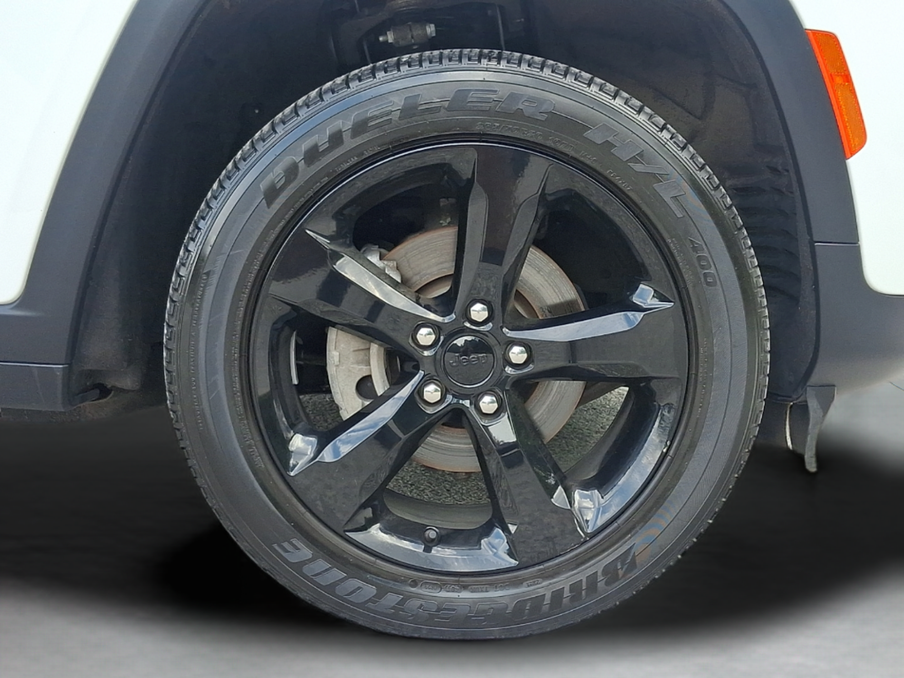 Used 2023 Jeep Grand Cherokee Altitude AWD/4WD image 8
