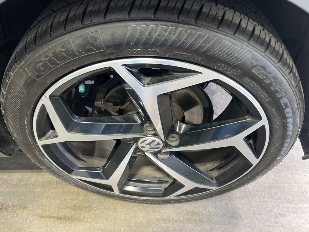 Used 2022 Volkswagen Passat 2.0T R-Line image 34