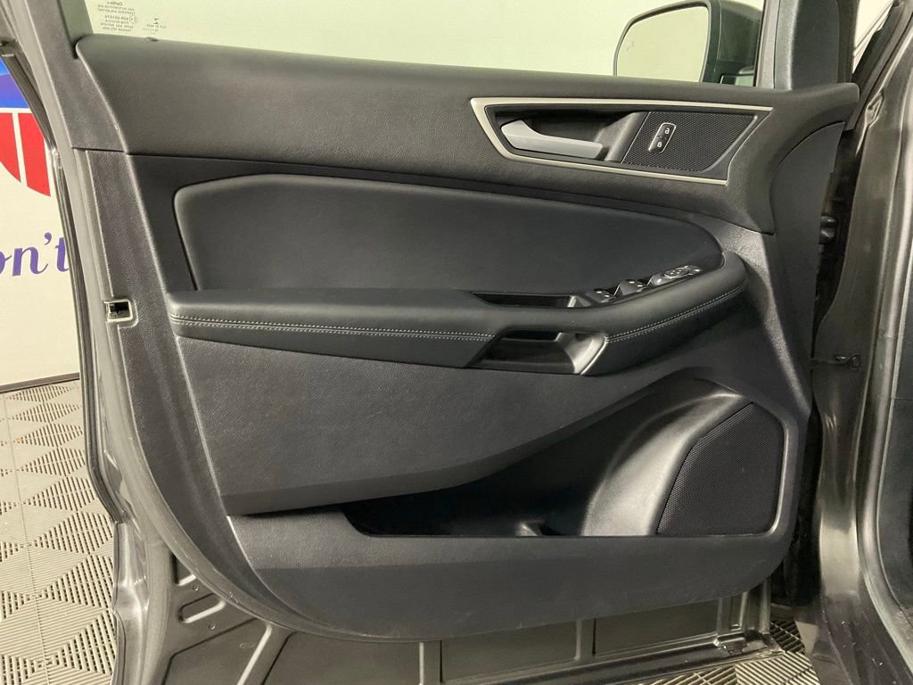Used 2019 Ford Edge SEL image 12