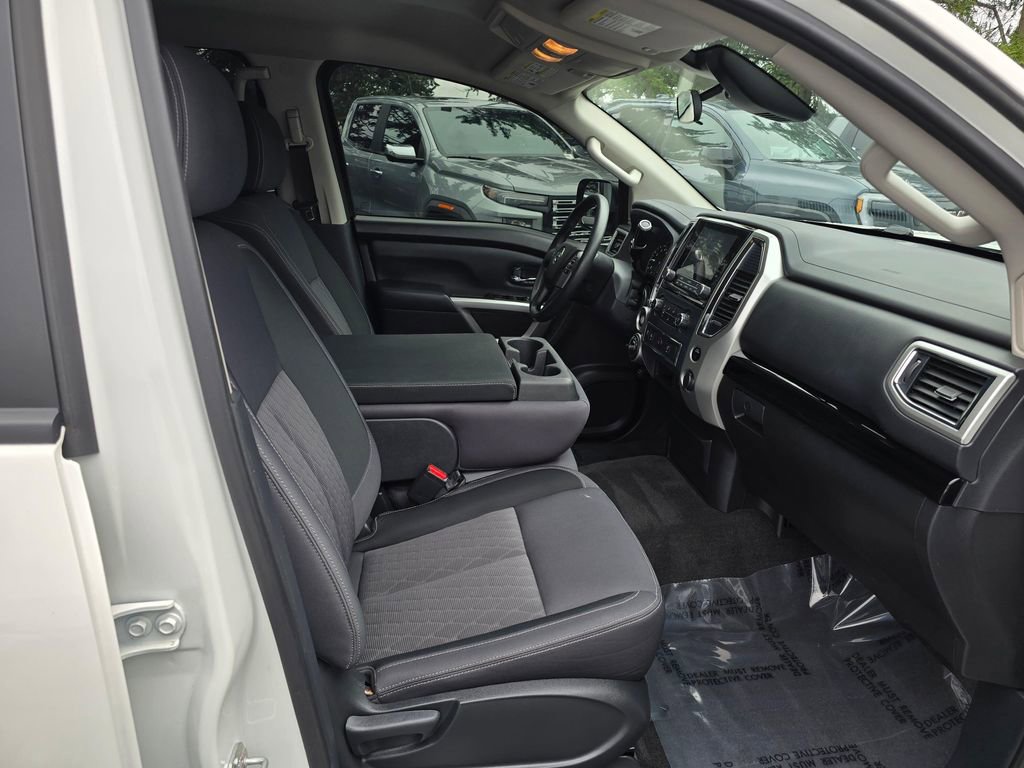 Used 2021 Nissan Titan SV w/ Accessory Utility Package image 11