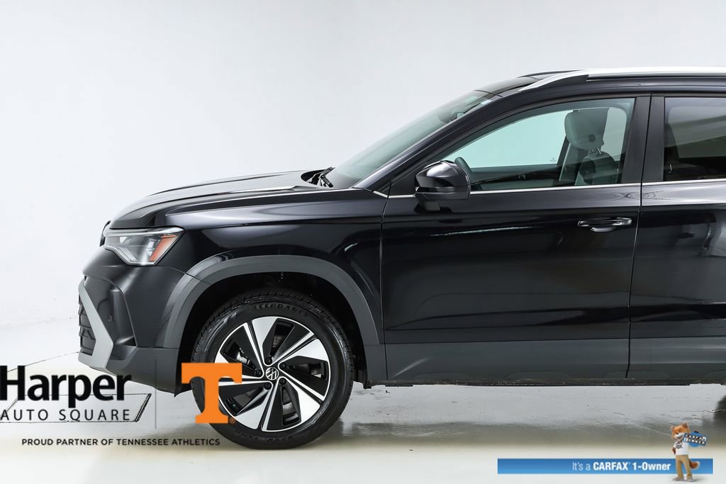 Used 2025 Volkswagen Taos SE w/ Panoramic Sunroof Package AWD/4WD image 41