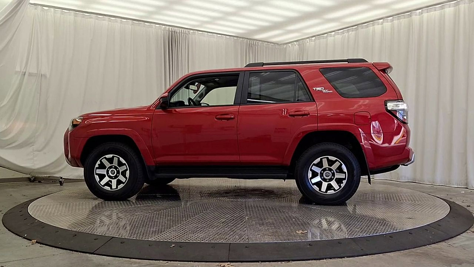 Certified 2024 Toyota 4Runner TRD Off-Road AWD/4WD image 2