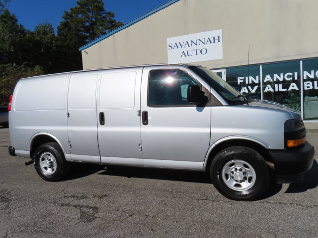 Used 2018 Chevrolet Express 2500 w/ Driver Convenience Package RWD image 6