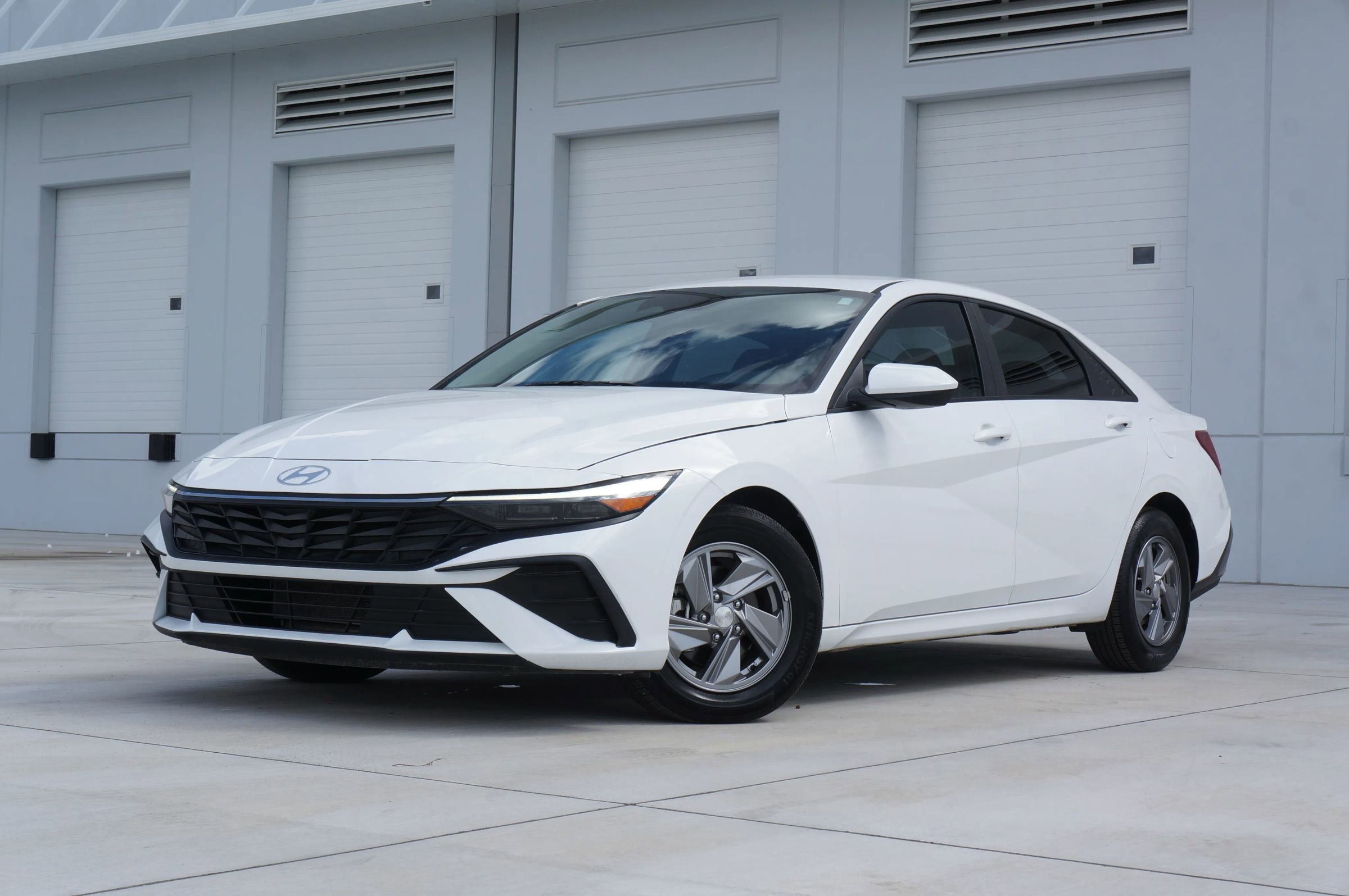 Used 2024 Hyundai Elantra SE image 5