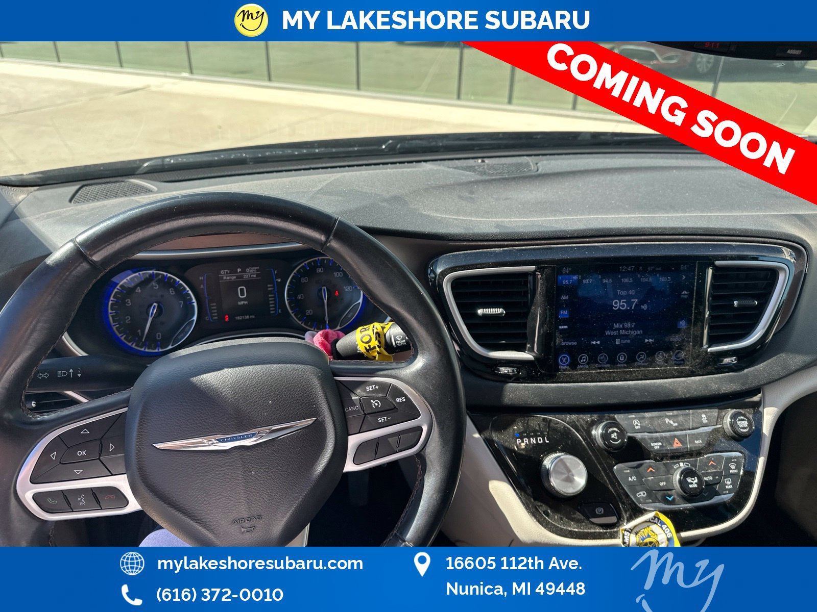 Used 2017 Chrysler Pacifica Touring-L FWD image 13