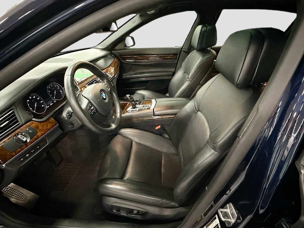 Used 2015 BMW 750Li image 18