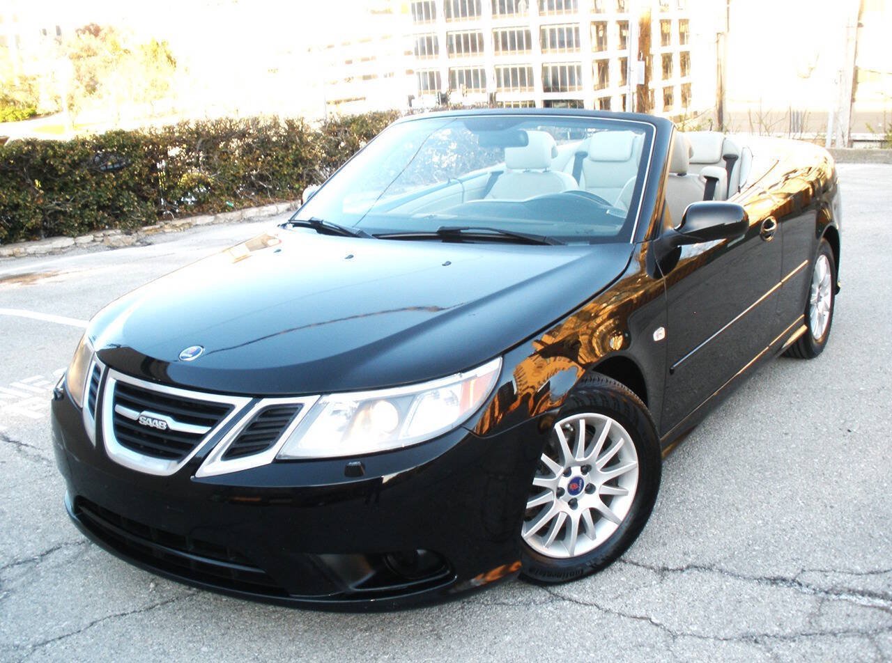 Used 2009 Saab 9-3 2.0T w/ Cold Weather Package FWD image 2