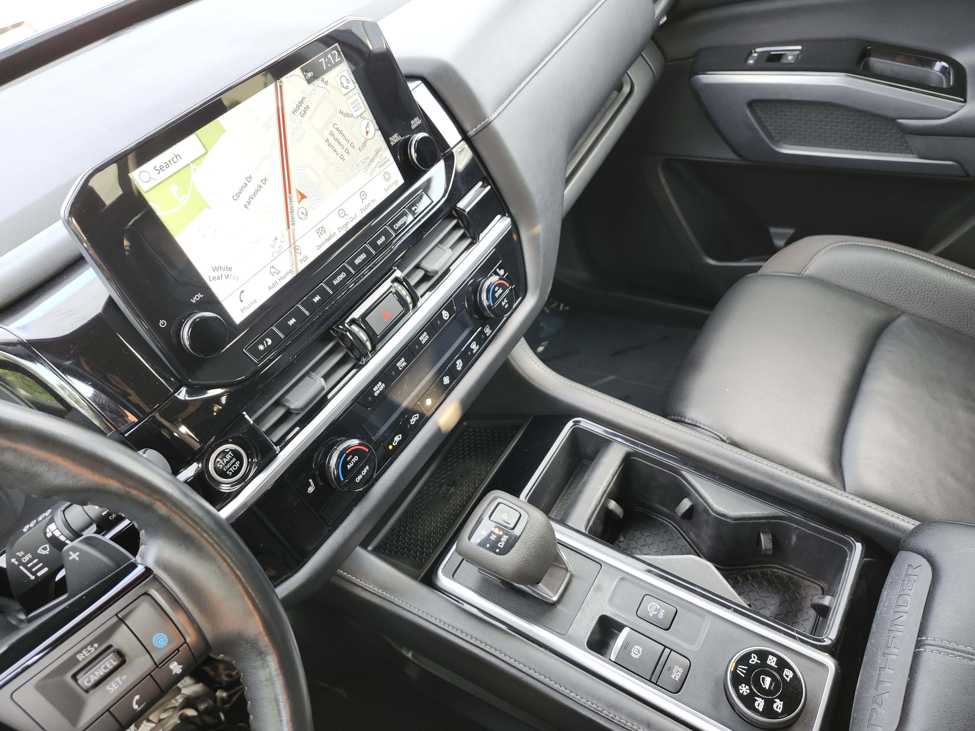 Used 2024 Nissan Pathfinder SL AWD/4WD image 32