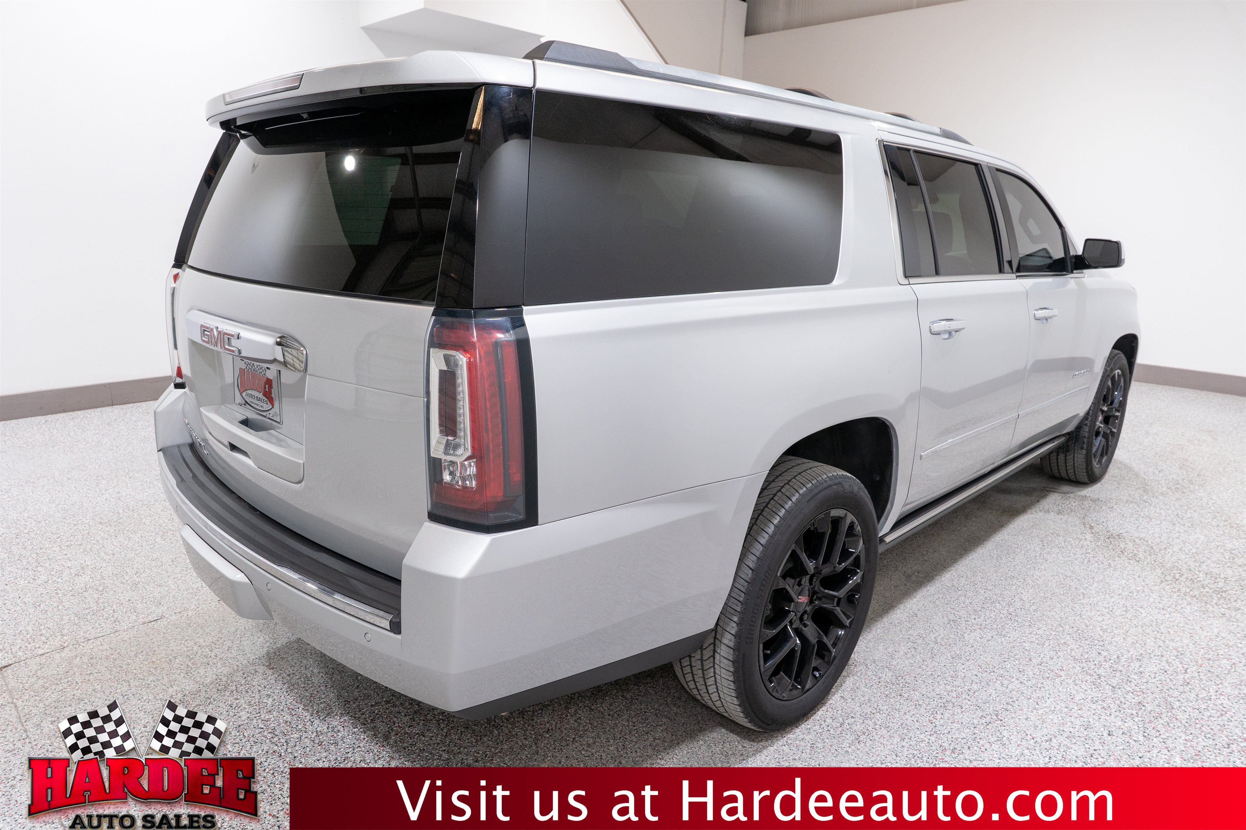 Used 2018 GMC Yukon XL Denali w/ Denali Ultimate Package AWD/4WD image 5