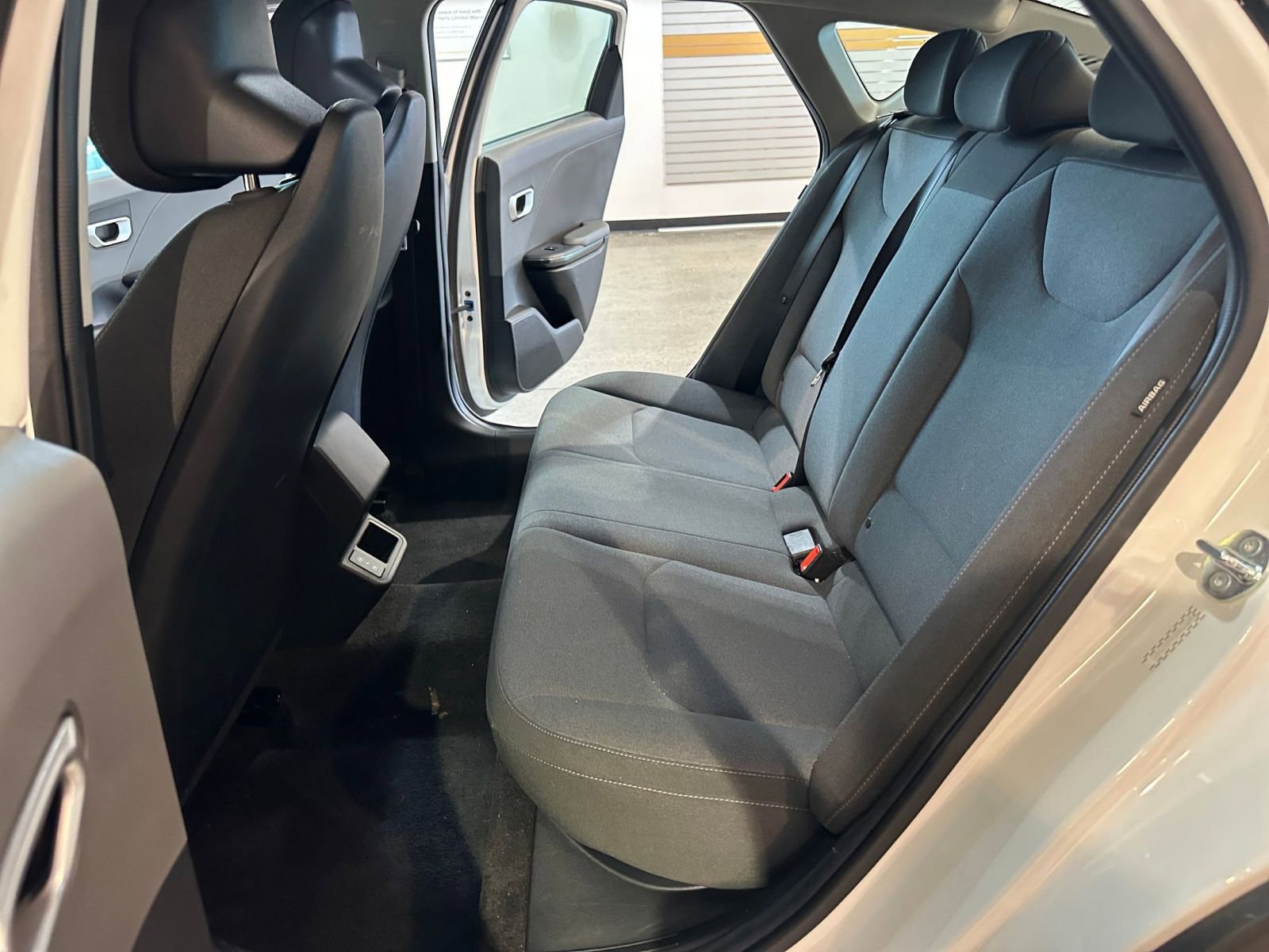 Used 2025 Kia K4 LXS image 24