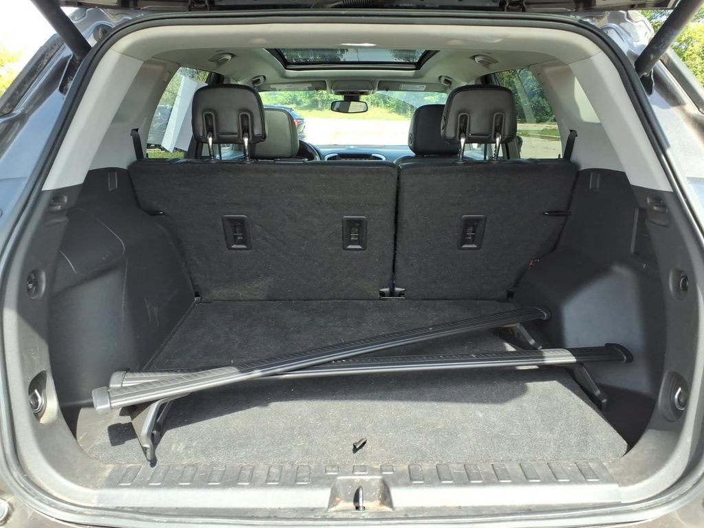 Used 2020 GMC Terrain SLT w/ Preferred Package AWD/4WD image 8