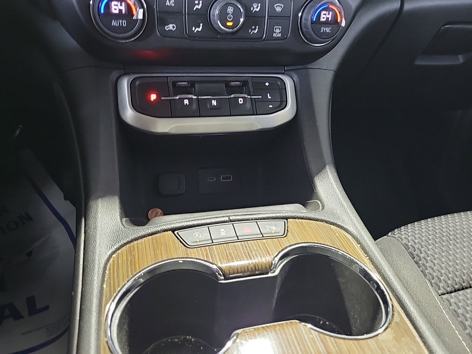 Used 2023 GMC Acadia SLE image 31