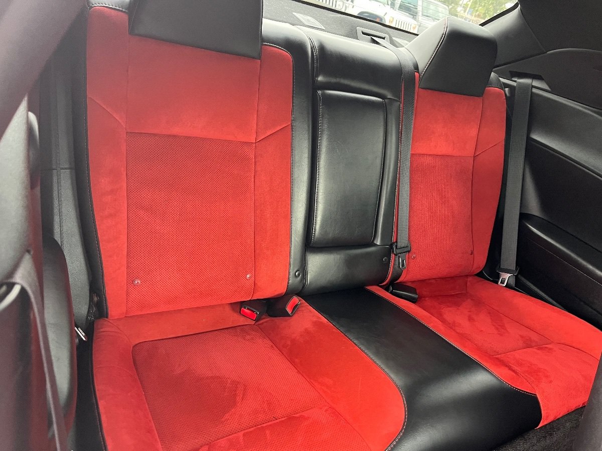 Used 2015 Dodge Challenger R/T Scat Pack w/ Leather Interior Group RWD image 34