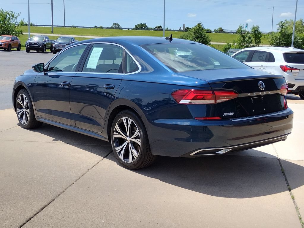 Used 2021 Volkswagen Passat 2.0T SE FWD image 17
