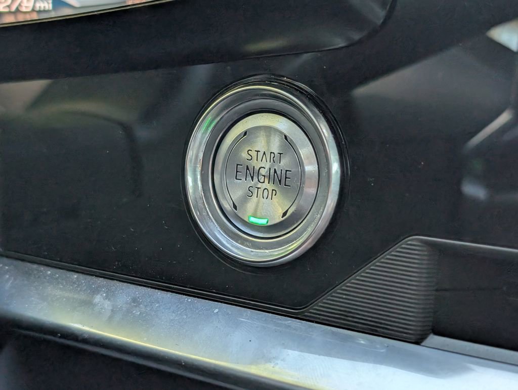 Used 2024 Chevrolet Corvette Stingray Convertible w/ Z51 Performance Package image 26