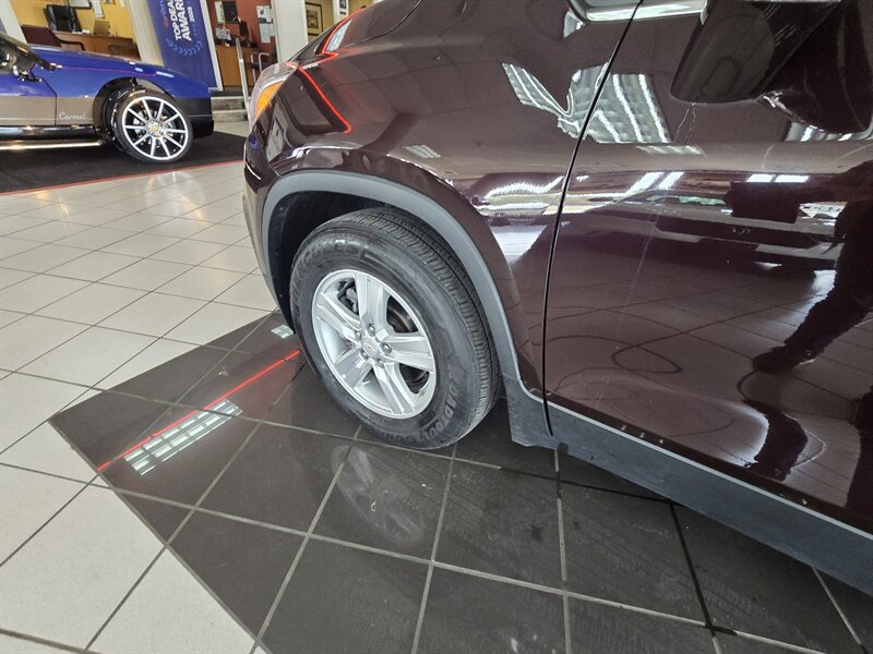Used 2020 Chevrolet Trax LT w/ LT Convenience Package FWD image 32
