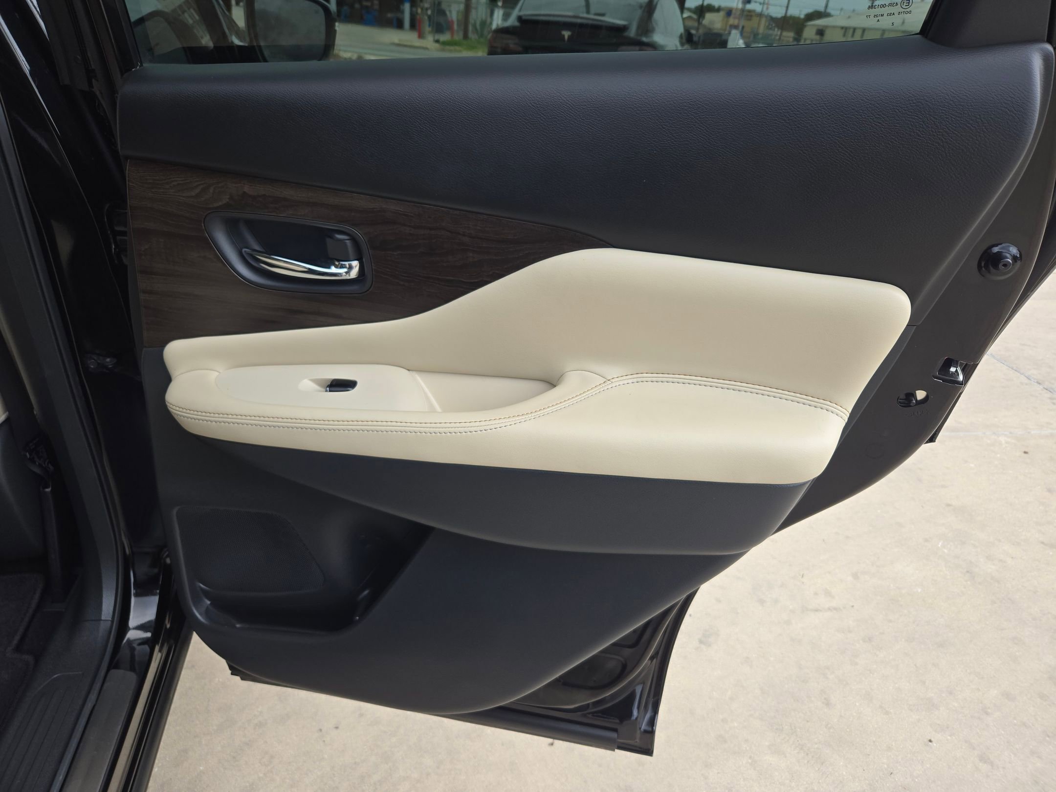 Certified 2024 Nissan Murano Platinum w/ Cargo Package FWD image 25