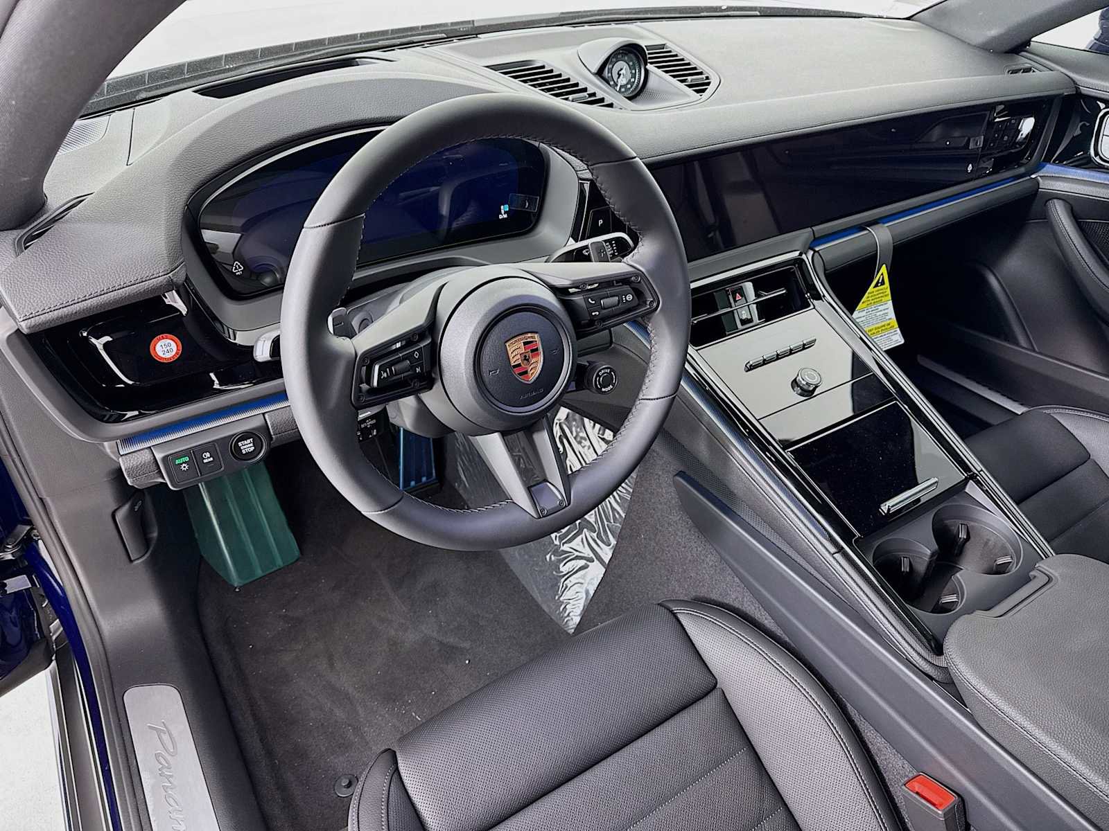 New 2026 Porsche Panamera 4 image 4