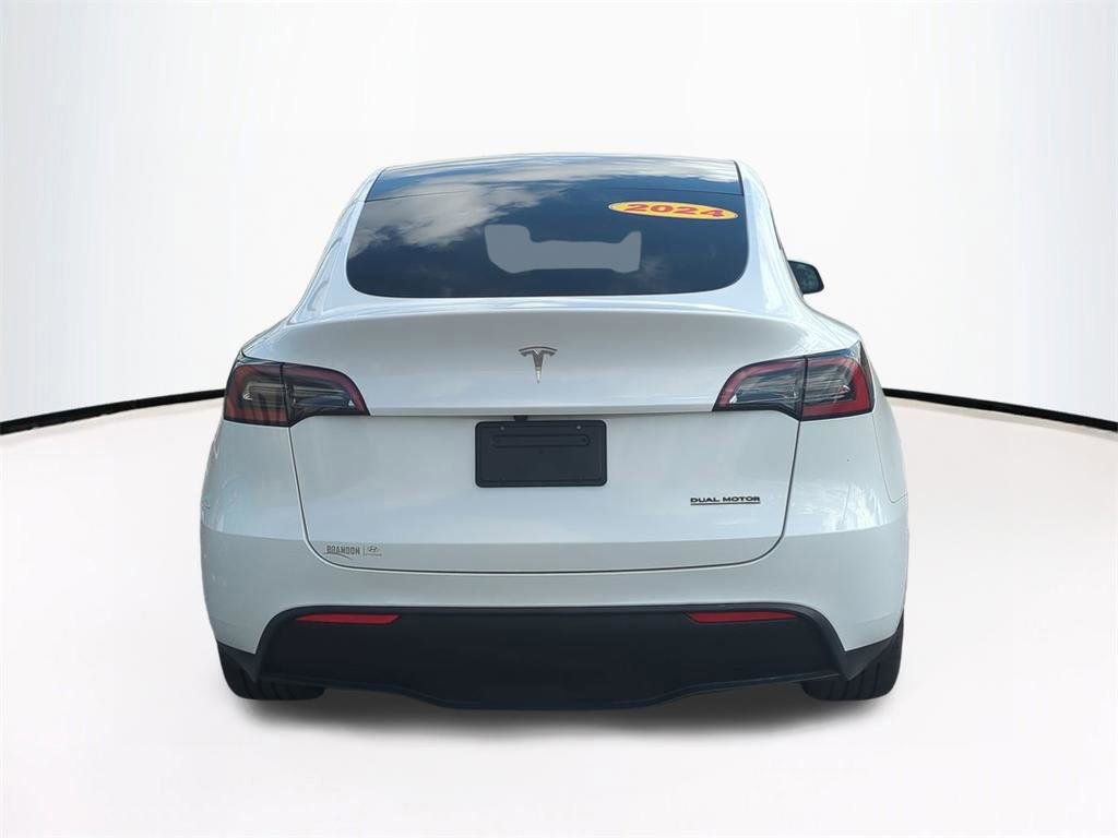 Used 2024 Tesla Model Y Long Range AWD/4WD image 6