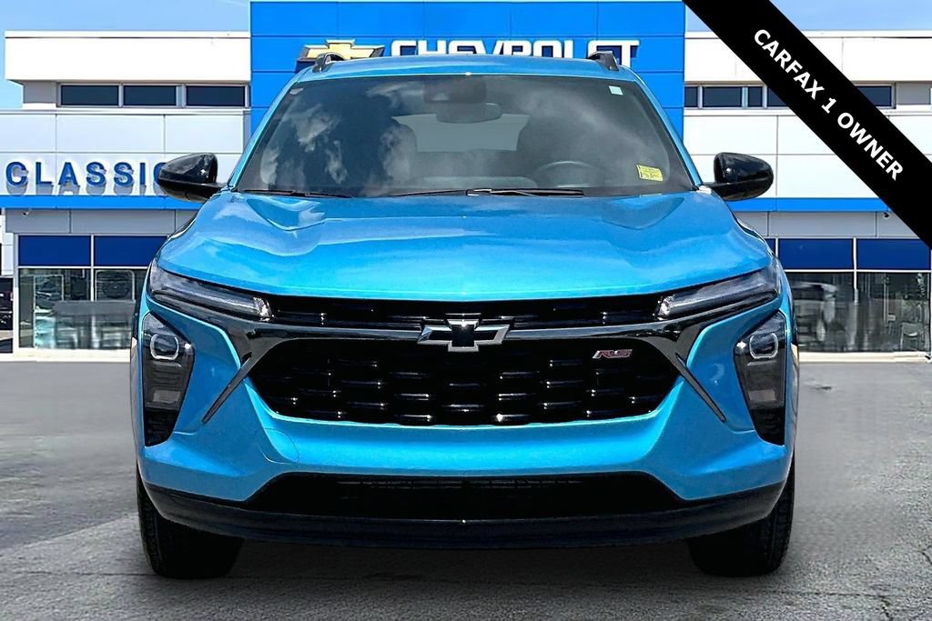 Used 2025 Chevrolet Trax RS FWD image 17
