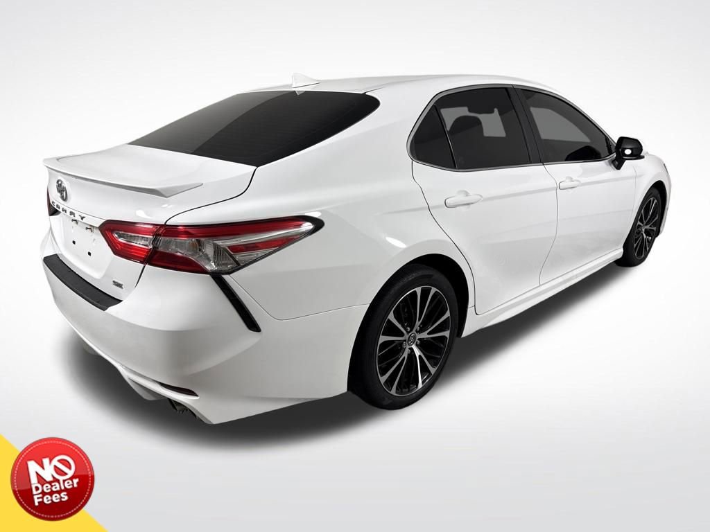 Used 2020 Toyota Camry SE w/ Carpet Mat Package image 3