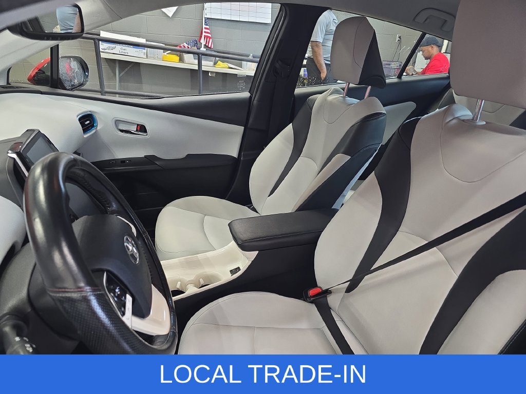 Used 2018 Toyota Prius Prime Advanced FWD image 15