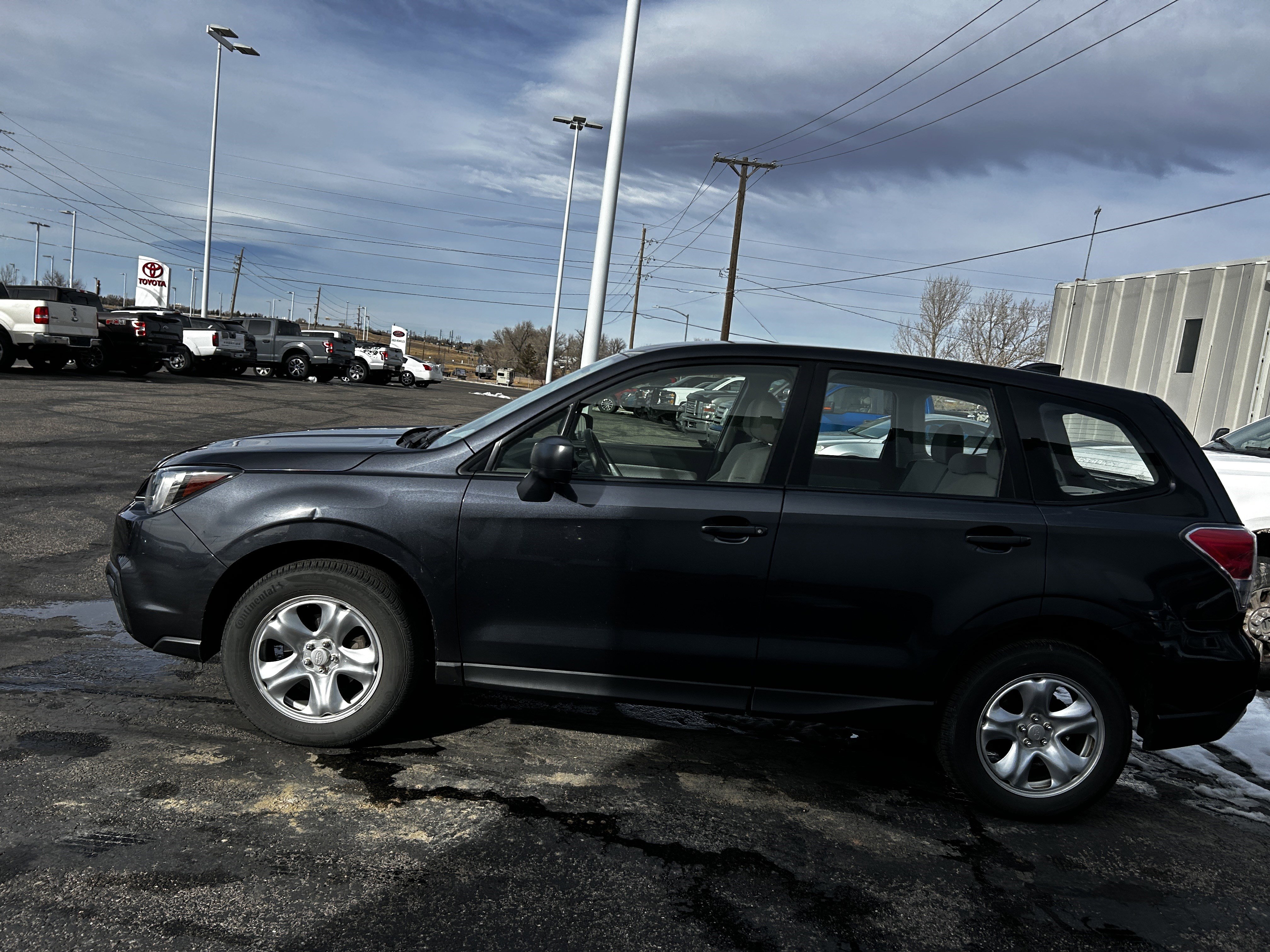 Used 2017 Subaru Forester 2.5i image 2