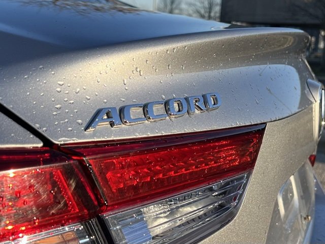 Used 2019 Honda Accord Touring image 12