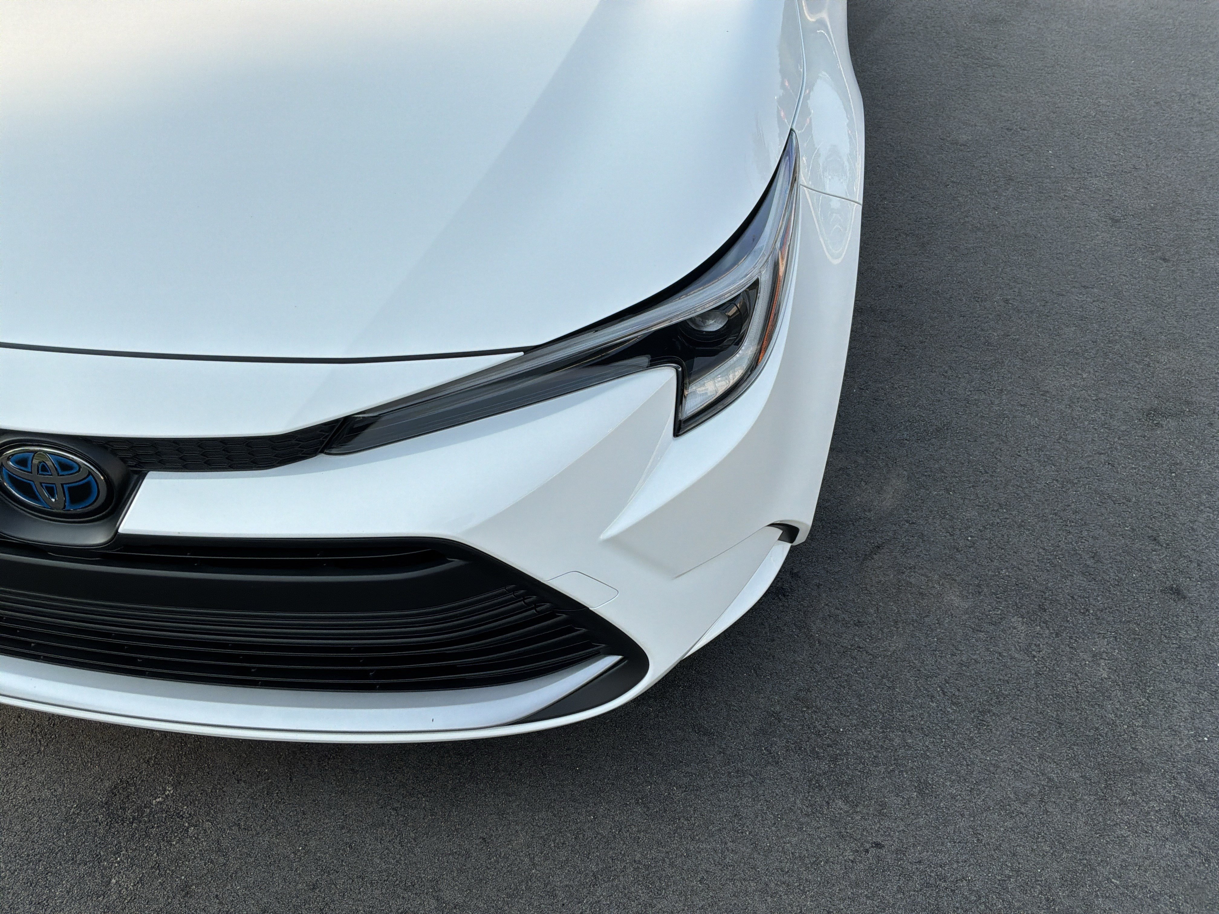 Used 2023 Toyota Corolla XLE FWD image 6