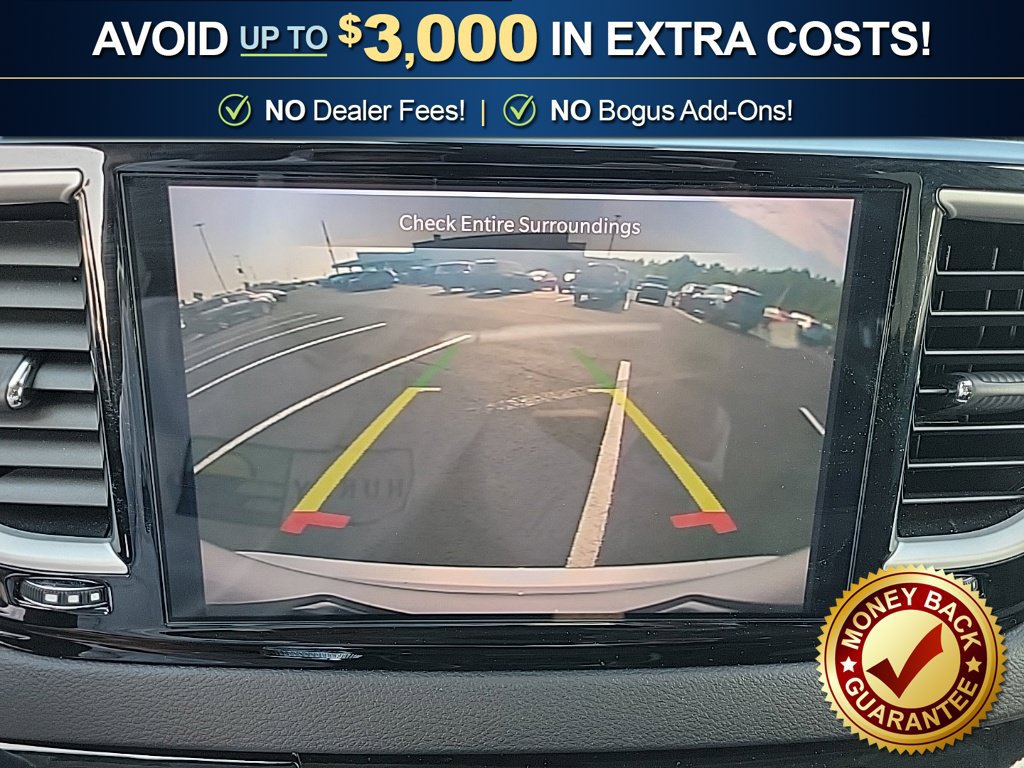 Used 2024 Chrysler Pacifica Touring-L FWD image 19