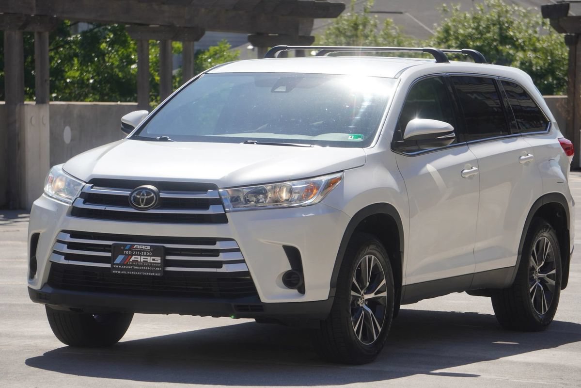 Used 2019 Toyota Highlander LE AWD/4WD image 22