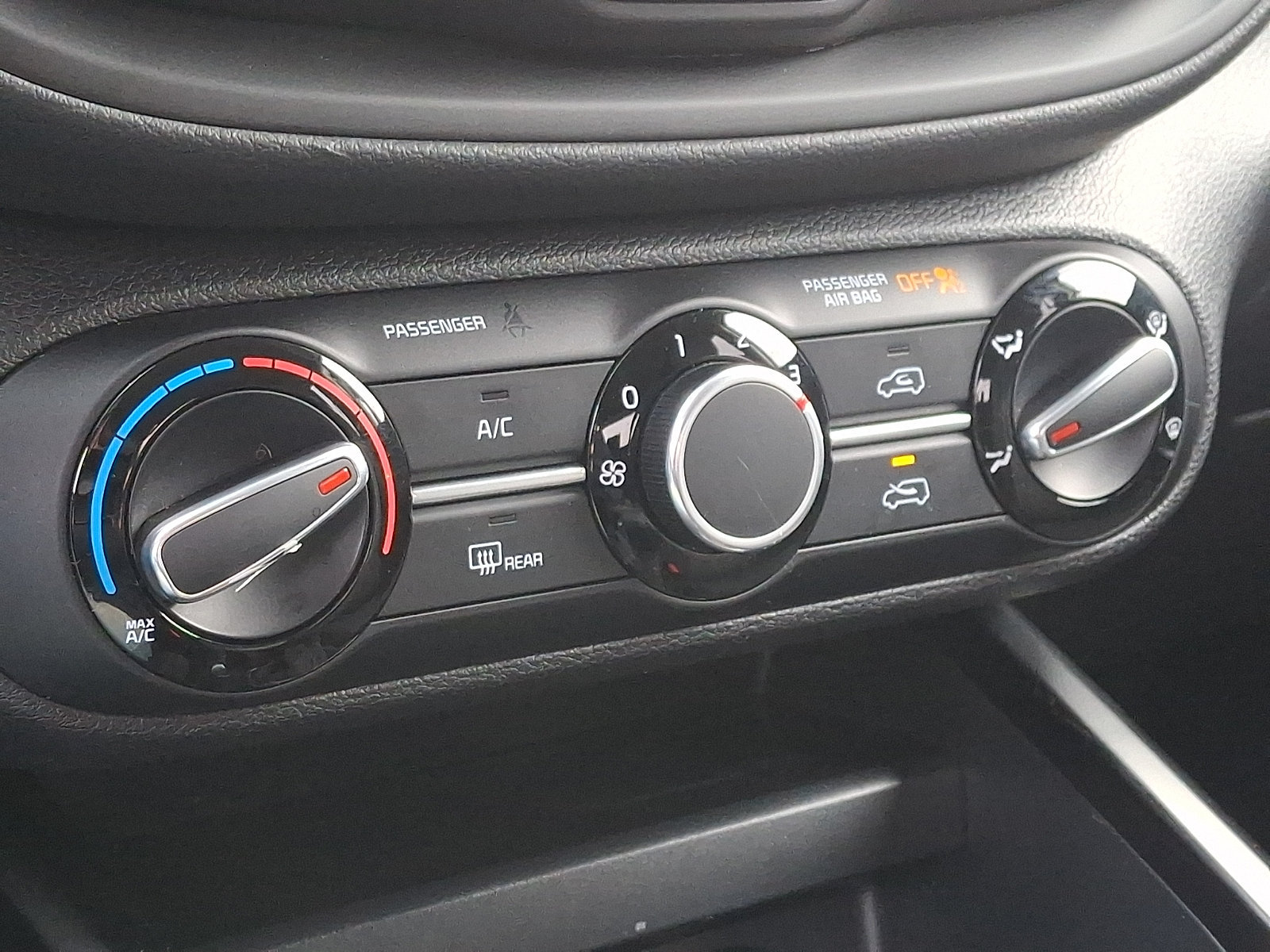 Used 2020 Kia Soul S FWD image 15