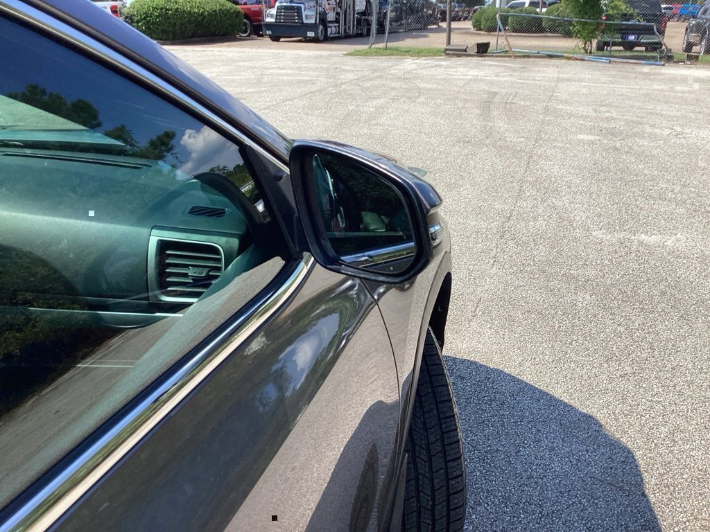 Used 2019 Toyota Highlander XLE image 24