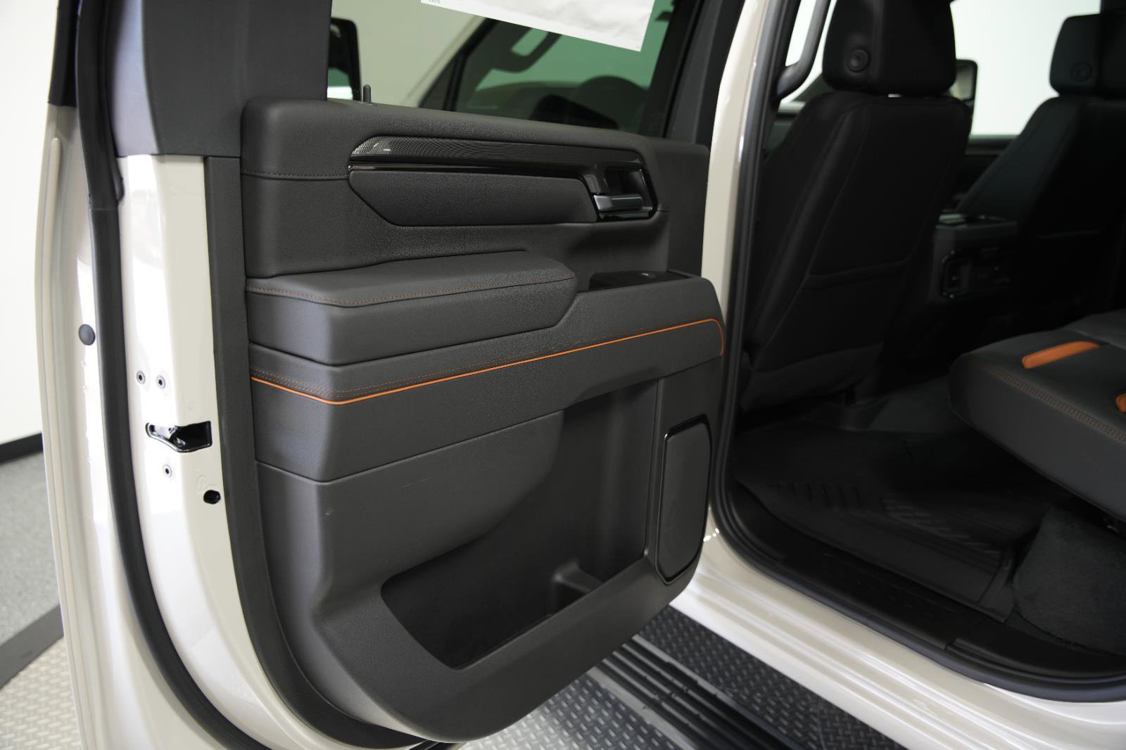 New 2026 GMC Sierra 2500 AT4 w/ AT4 Premium Plus Package AWD/4WD image 21