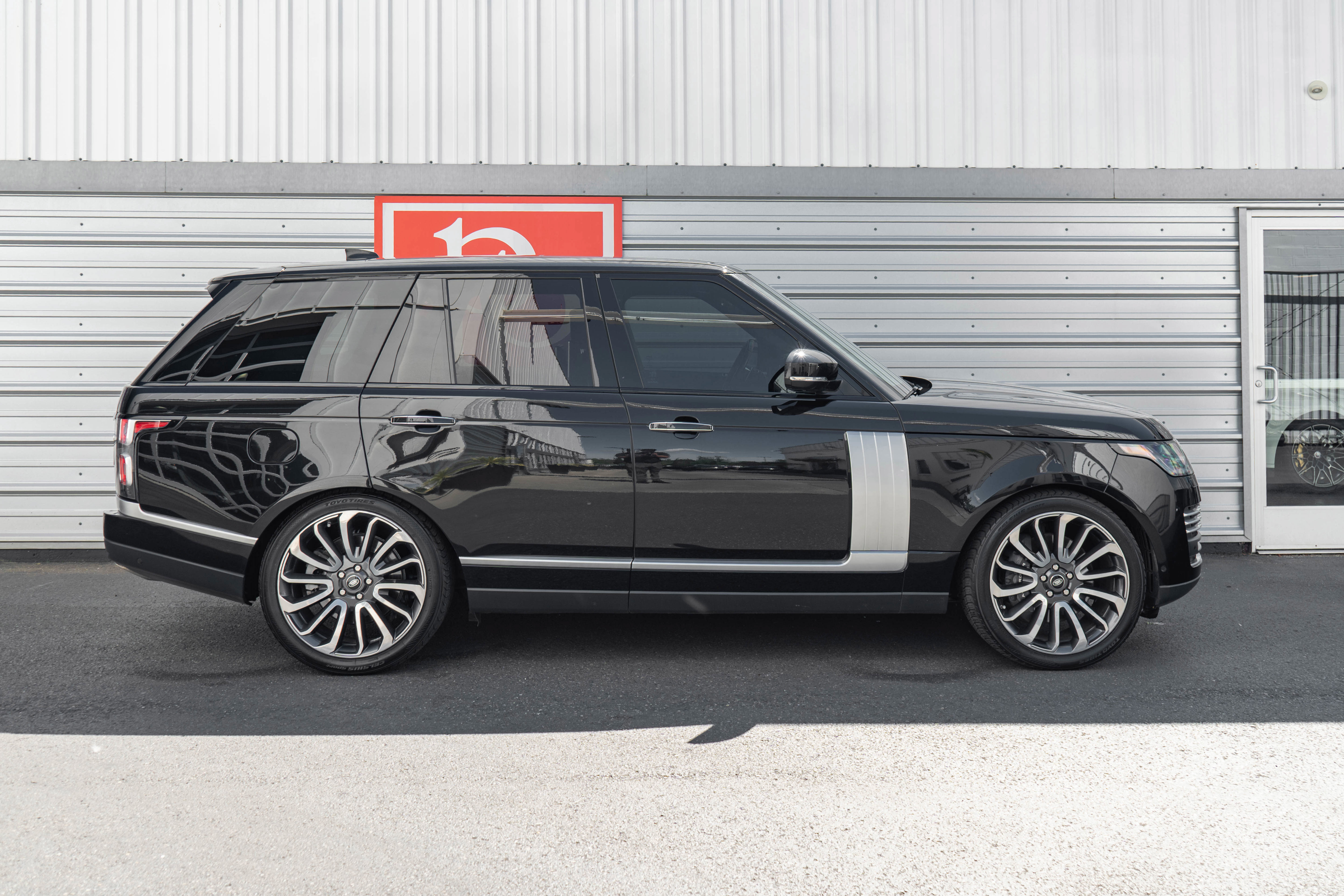 Used 2019 Land Rover Range Rover Autobiography AWD/4WD image 46