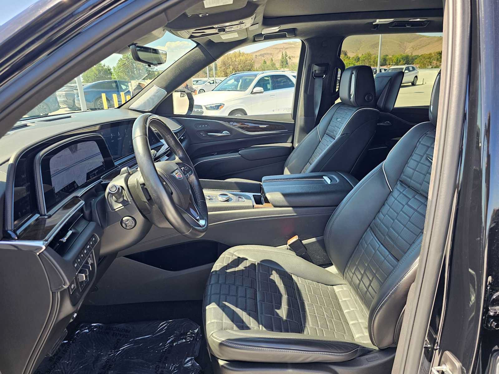 Used 2024 Cadillac Escalade ESV Premium Luxury Platinum AWD/4WD image 23