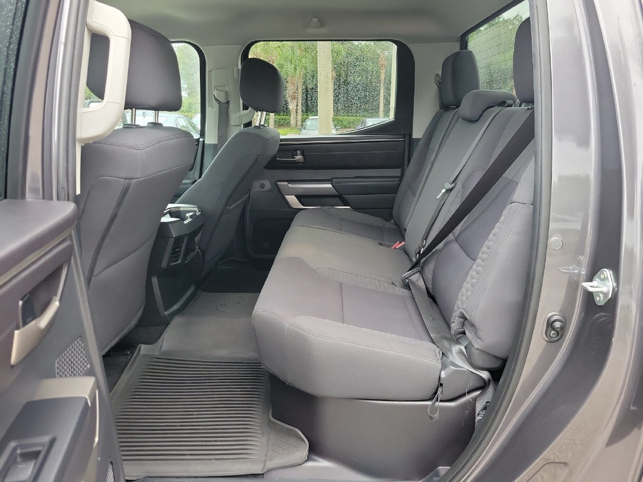 Used 2022 Toyota Tundra SR5 w/ SR5 Convenience Package AWD/4WD image 10