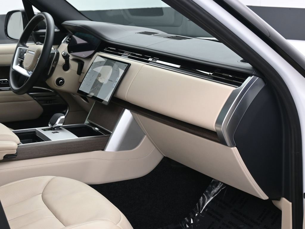 Used 2024 Land Rover Range Rover SE image 6