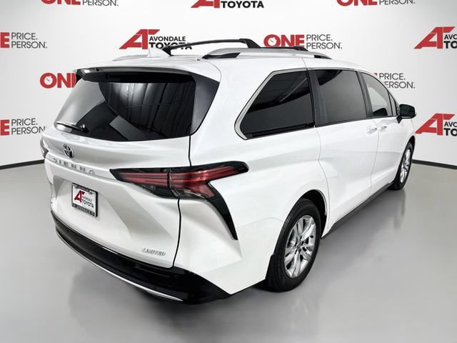 Certified 2026 Toyota Sienna Limited FWD image 8