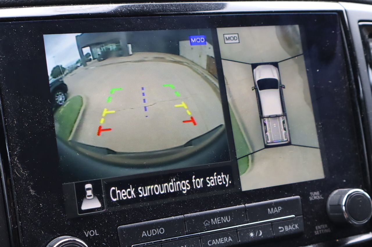 Used 2024 Nissan Titan PRO-4X w/ Pro-4x Convenience Package image 8