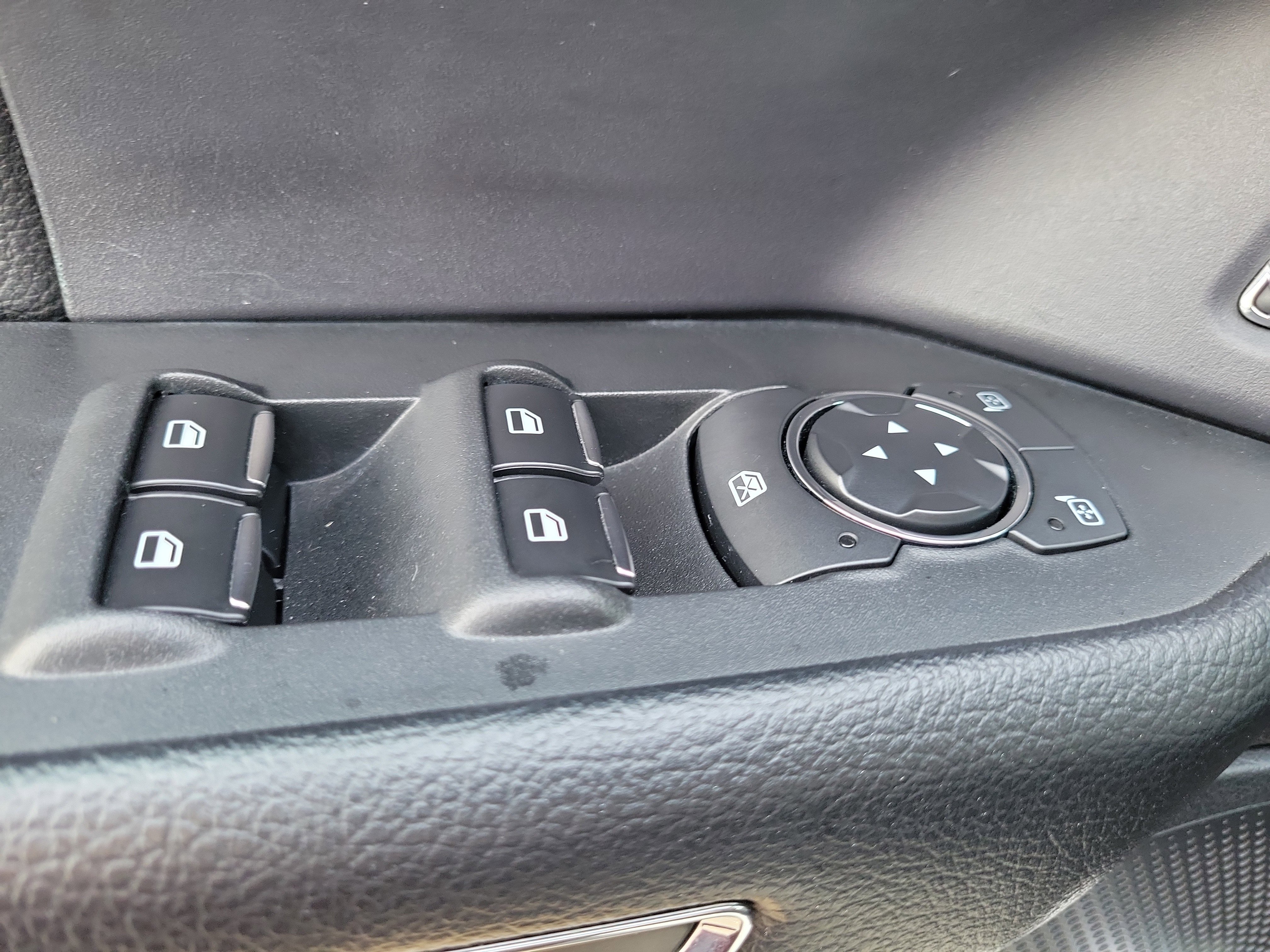 Used 2020 Ford Expedition XLT w/ Equipment Group 201A AWD/4WD image 23