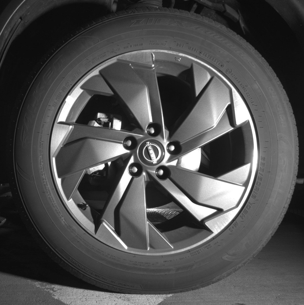 Used 2025 Nissan Rogue SV image 12
