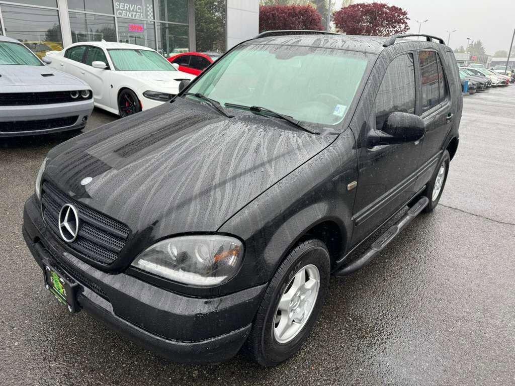 Used 2001 Mercedes-Benz ML 320 4MATIC image 2