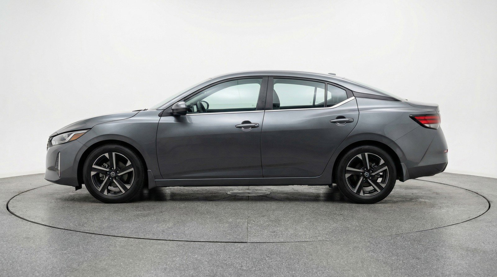 Used 2025 Nissan Sentra SV image 5