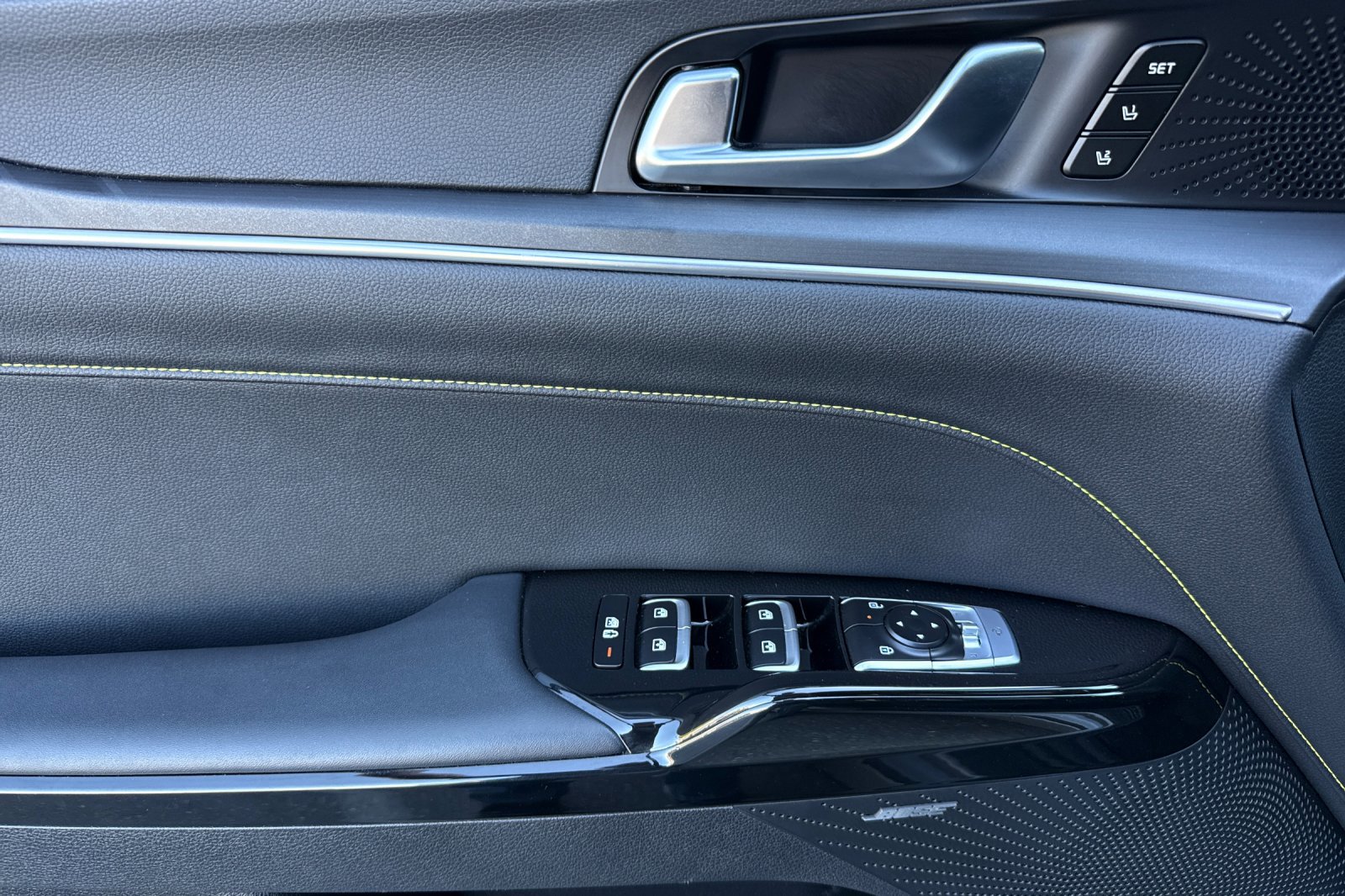 Used 2025 Kia K5 GT w/ GT1 Package image 12