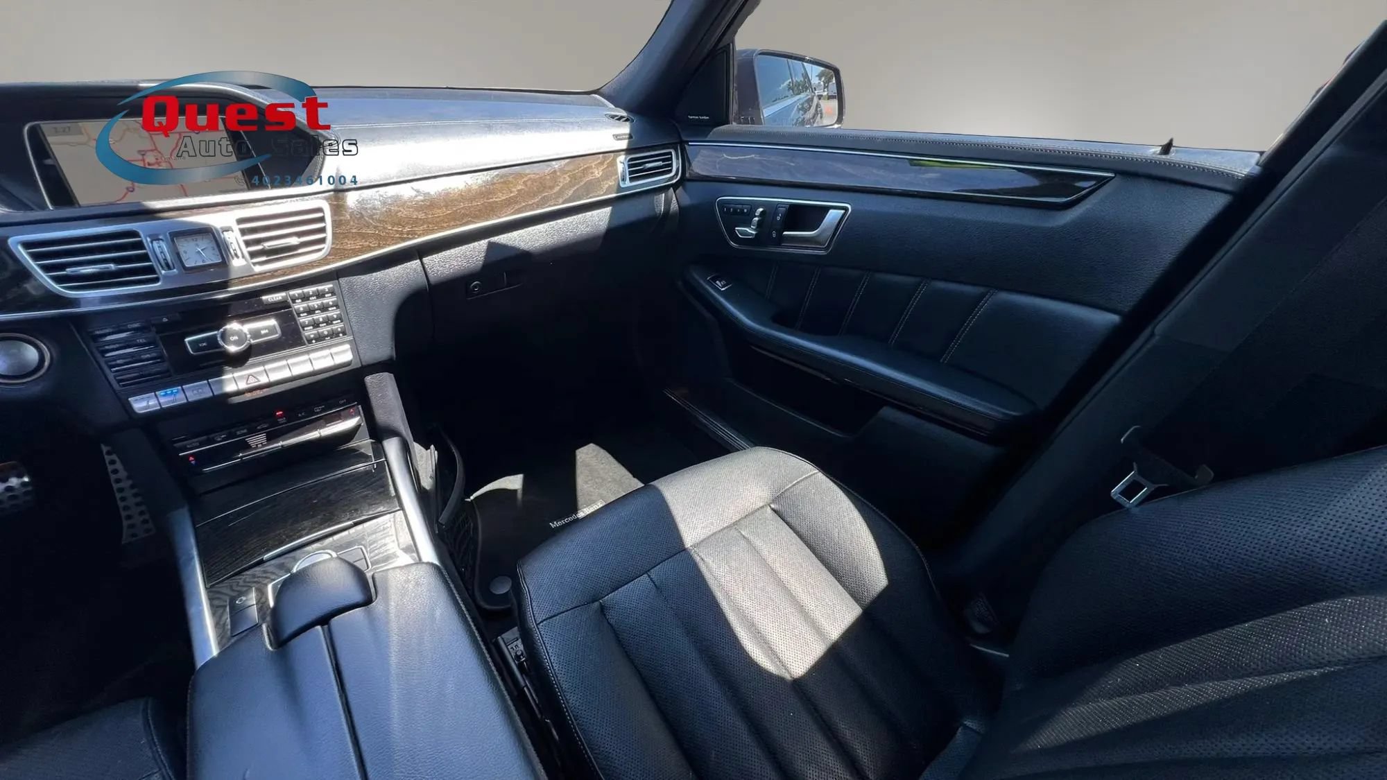 Used 2015 Mercedes-Benz E 400 Sedan w/ Driver Assistance Package image 29